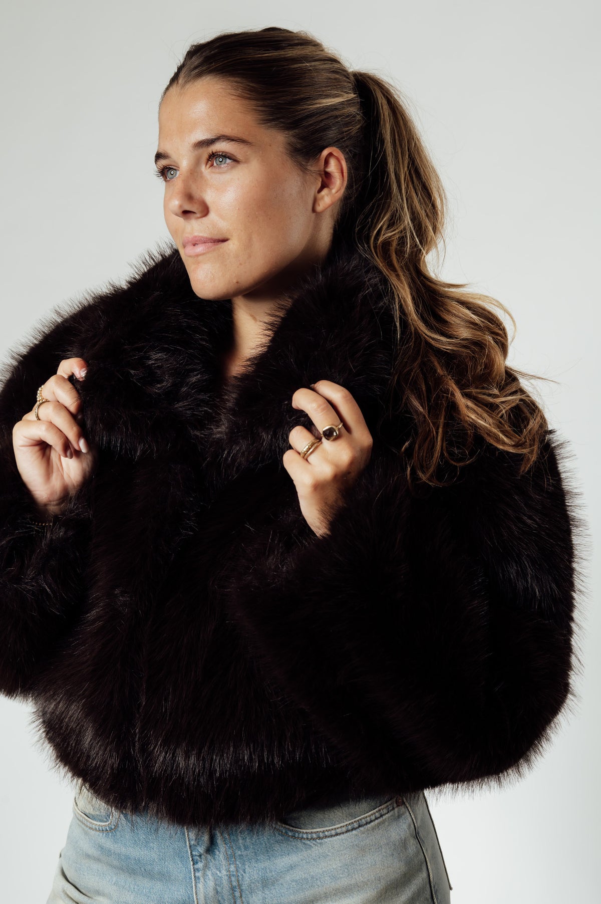 ROTATE zwarte faux fur cropped jas