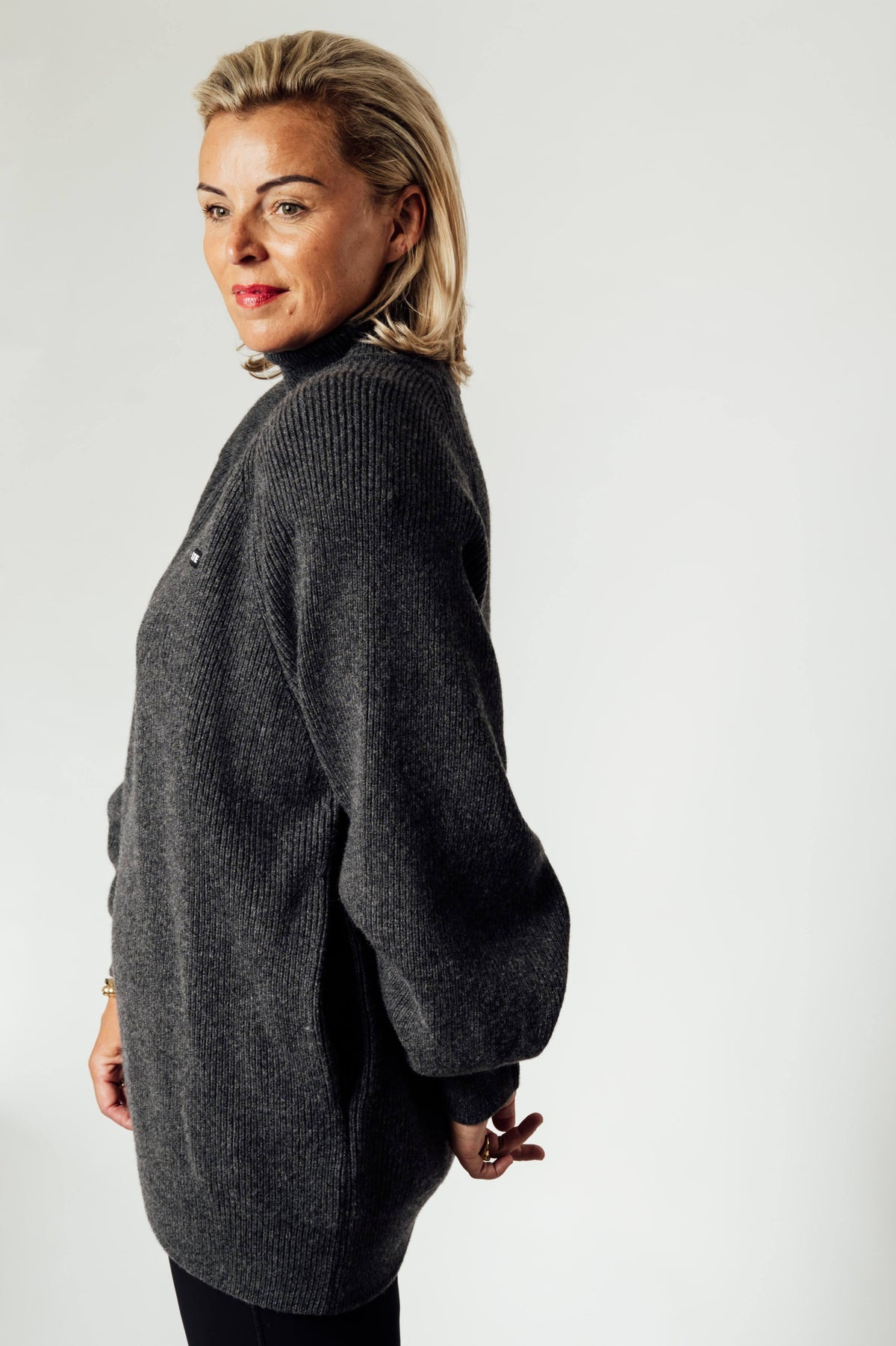 ROTATE oversized gebreide coltrui antraciet