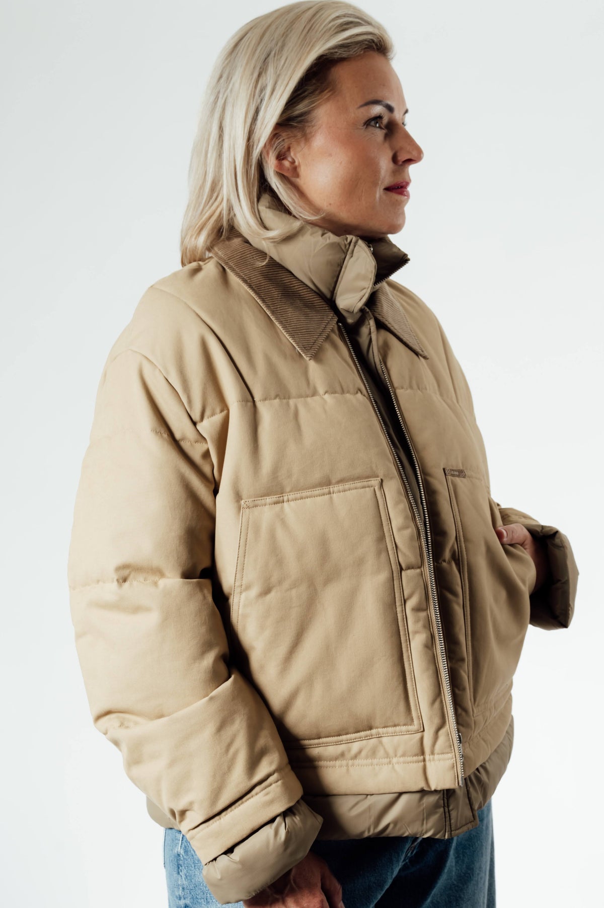 CLOSED Worker Puffer jas beige met corduroy kraag