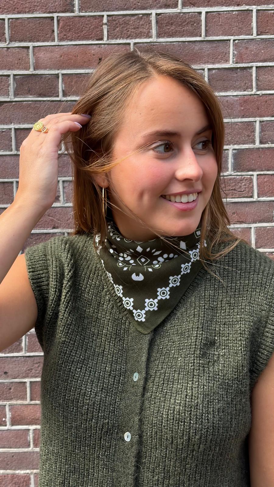 BOW19 paisley bandana olijfgroen