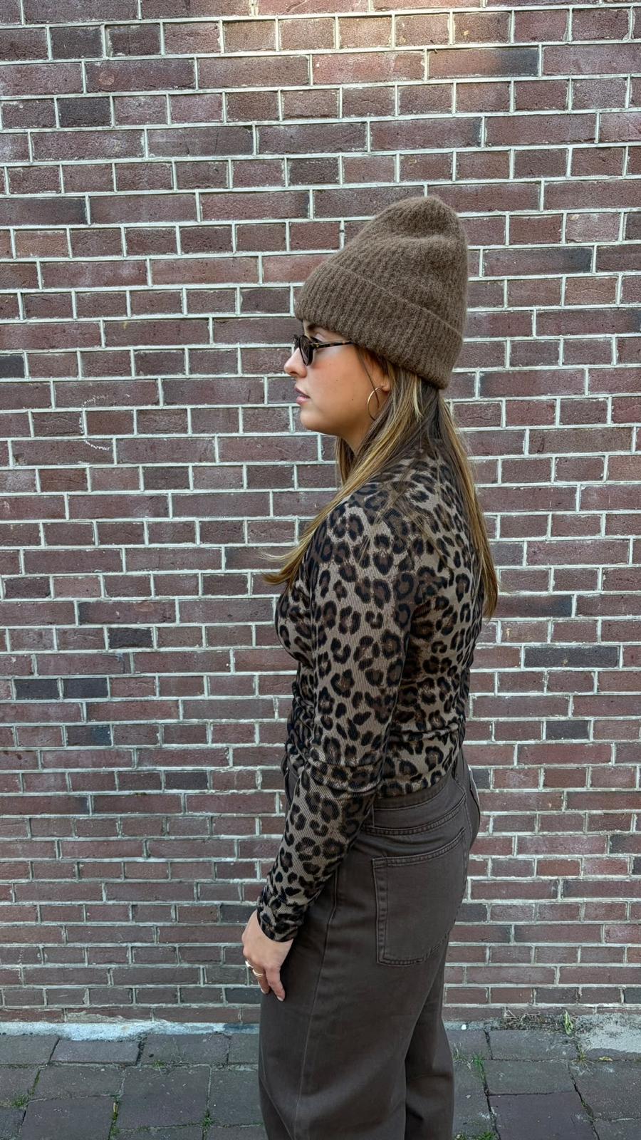 LADIES KNITTED ANIMAL RIB TOP