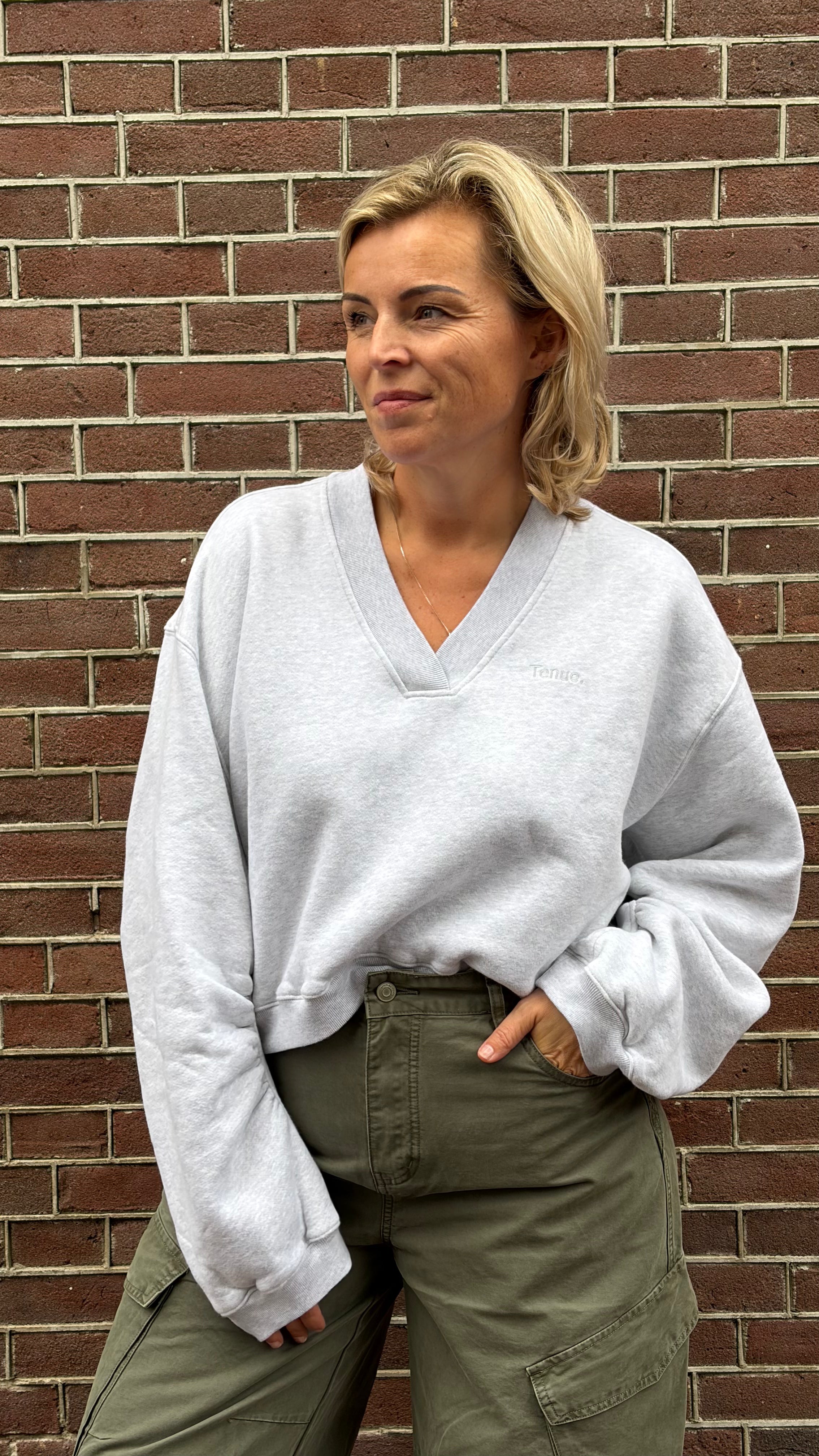 QUINN V-NECK SWEAT